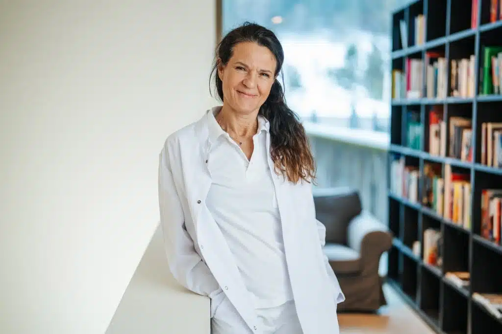 Dr. Vera Skarja